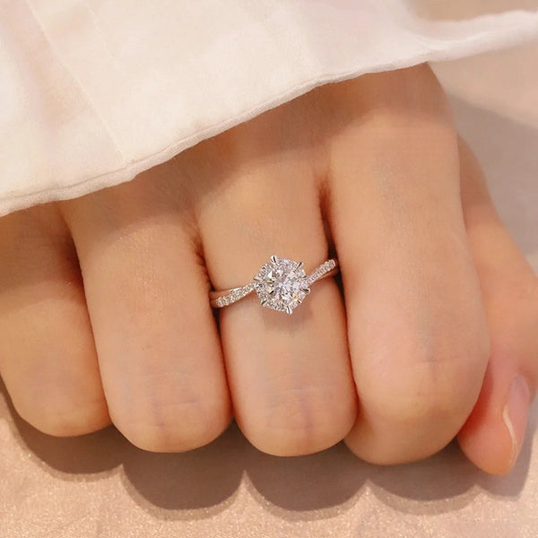 Elegant 1ct Moissnite Diamond Ring